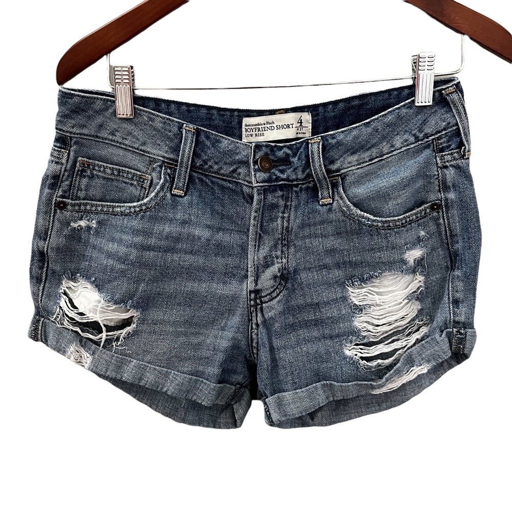 Abercrombie & Fitch Boyfriend Low Rise
Distressed Shorts, Size: 4